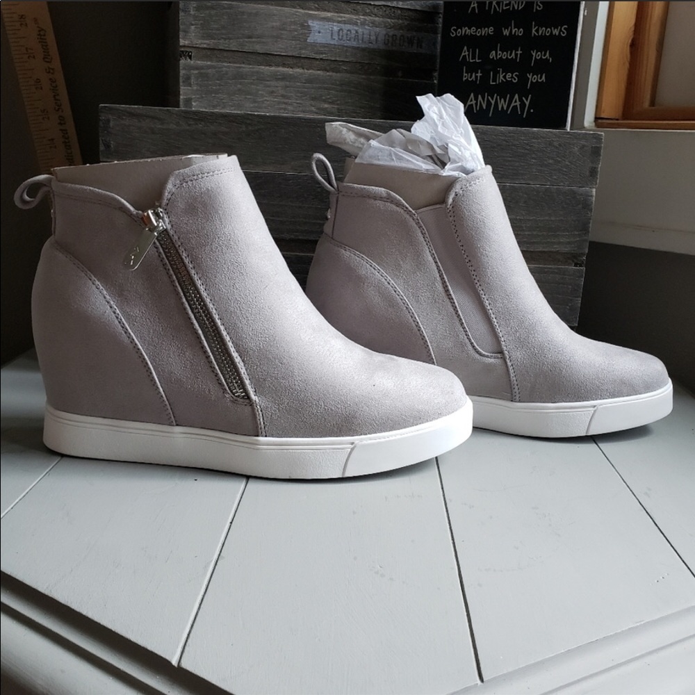 Anne Klien Sport Wedge Gray Booties